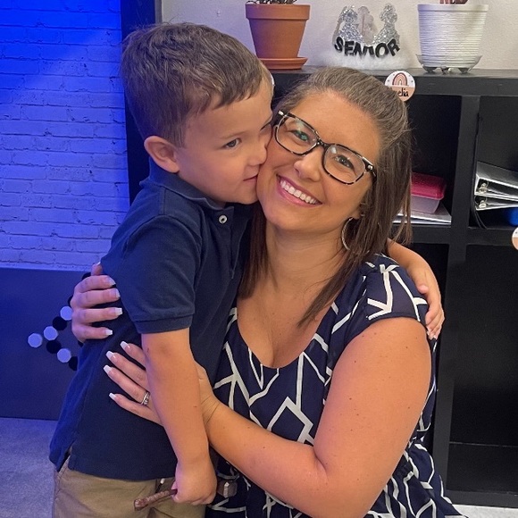 Meet your Posher, Kristin - Picture 1 of 1